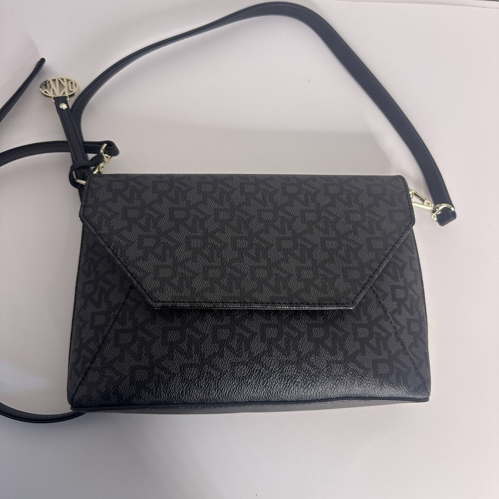 DKNY RIVI Clutch Purse‎ On Chain Crossbody Purse Black Y2K